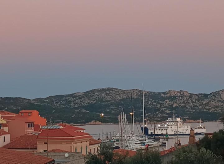 Appartamento La Terrazza - Localita Cala Gavetta La Maddalena  Exteriér fotografie